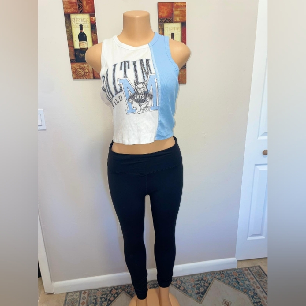 HOLLISTER CROP TOP SIZE XL - Picture 1 of 6